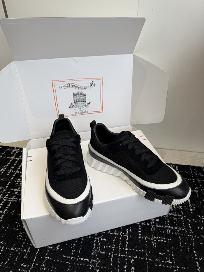 HER SHOES HM-15