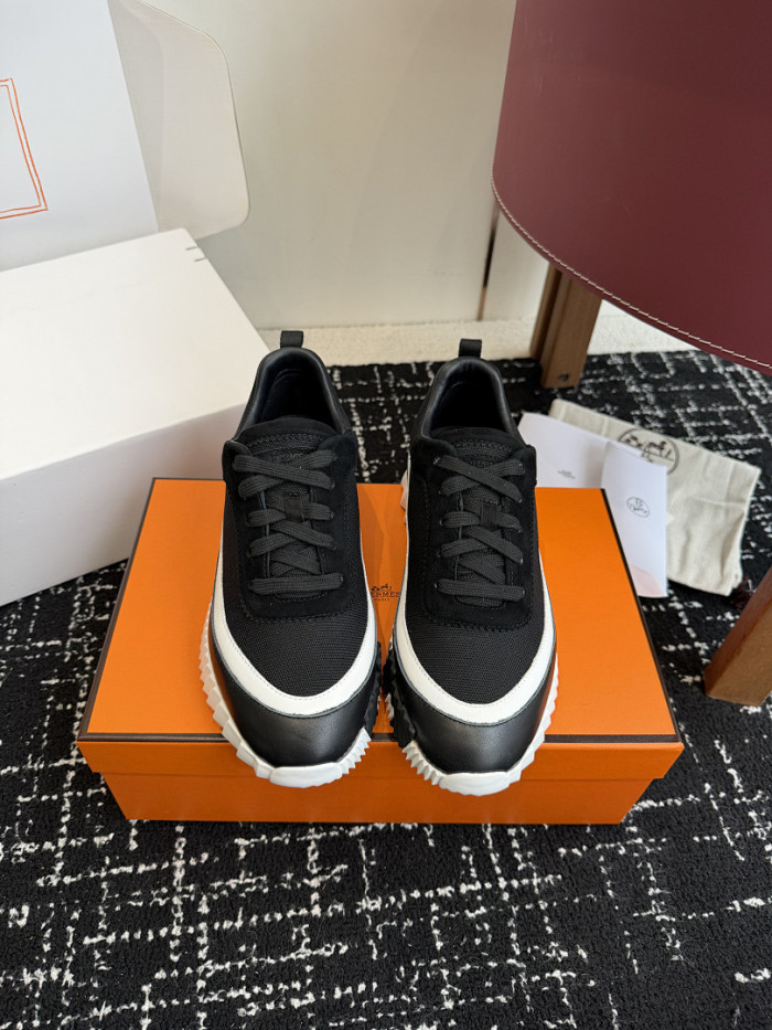 HER SHOES HM-15