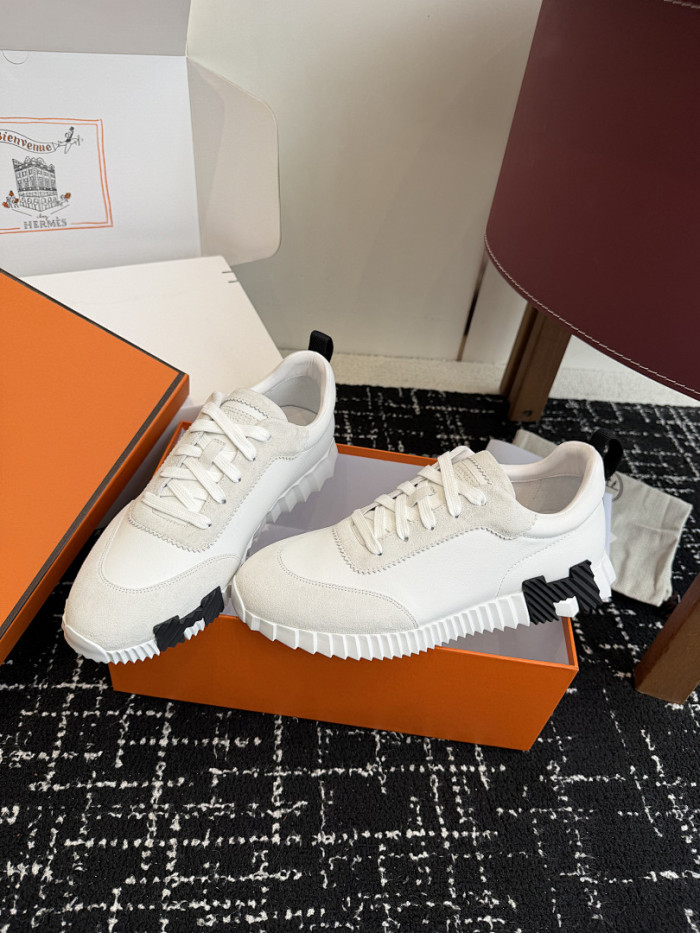 HER SHOES HM-16