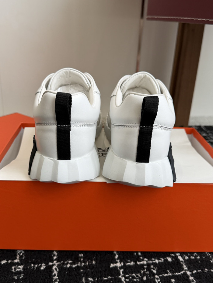 HER SHOES HM-32