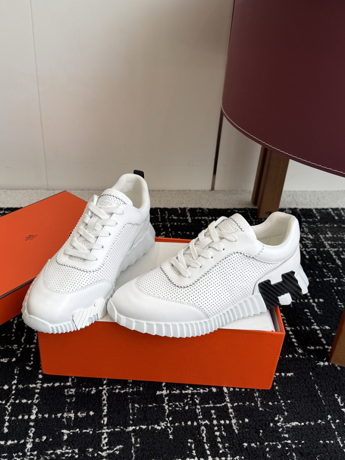 HER SHOES HM-32