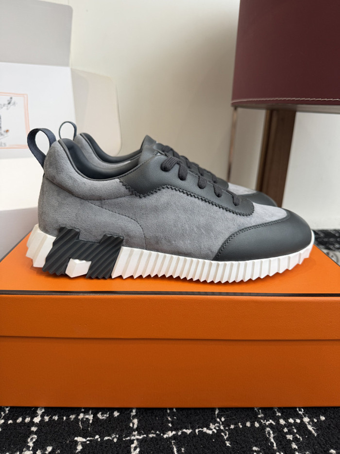HER SHOES HM-17