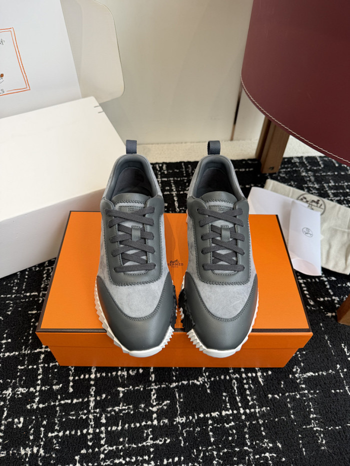 HER SHOES HM-17