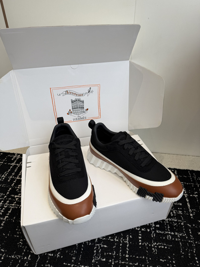 HER SHOES HM-18