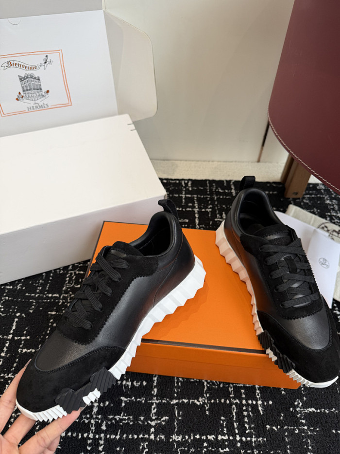 HER SHOES HM-19