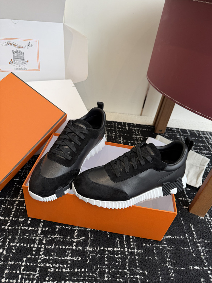 HER SHOES HM-19
