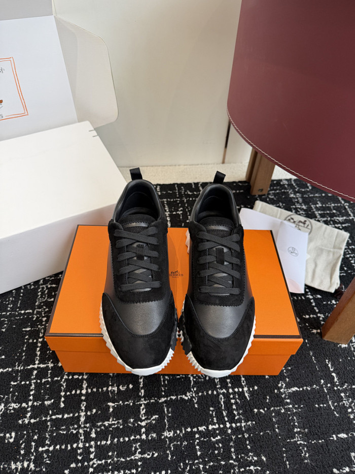 HER SHOES HM-19