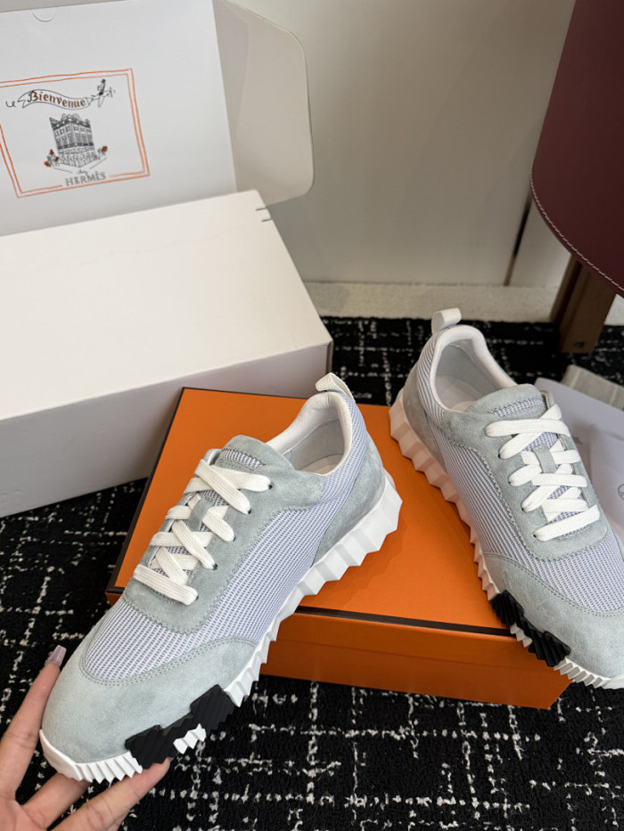 HER SHOES HM-21