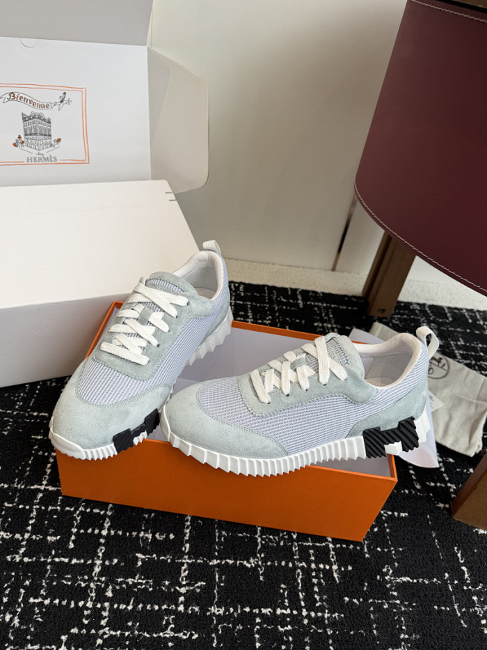 HER SHOES HM-21