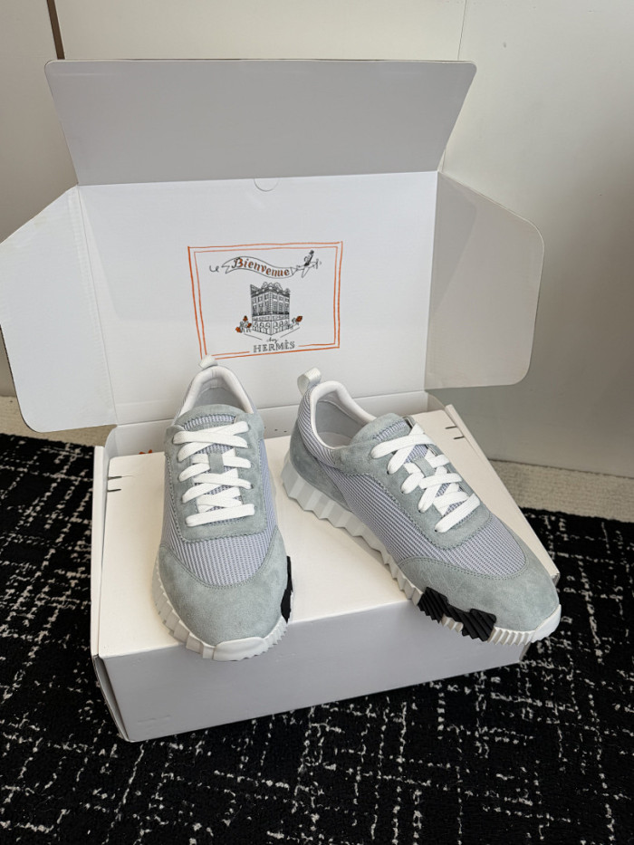 HER SHOES HM-21