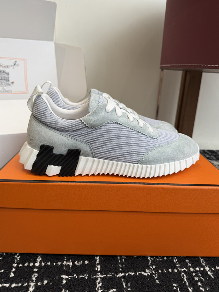 HER SHOES HM-21