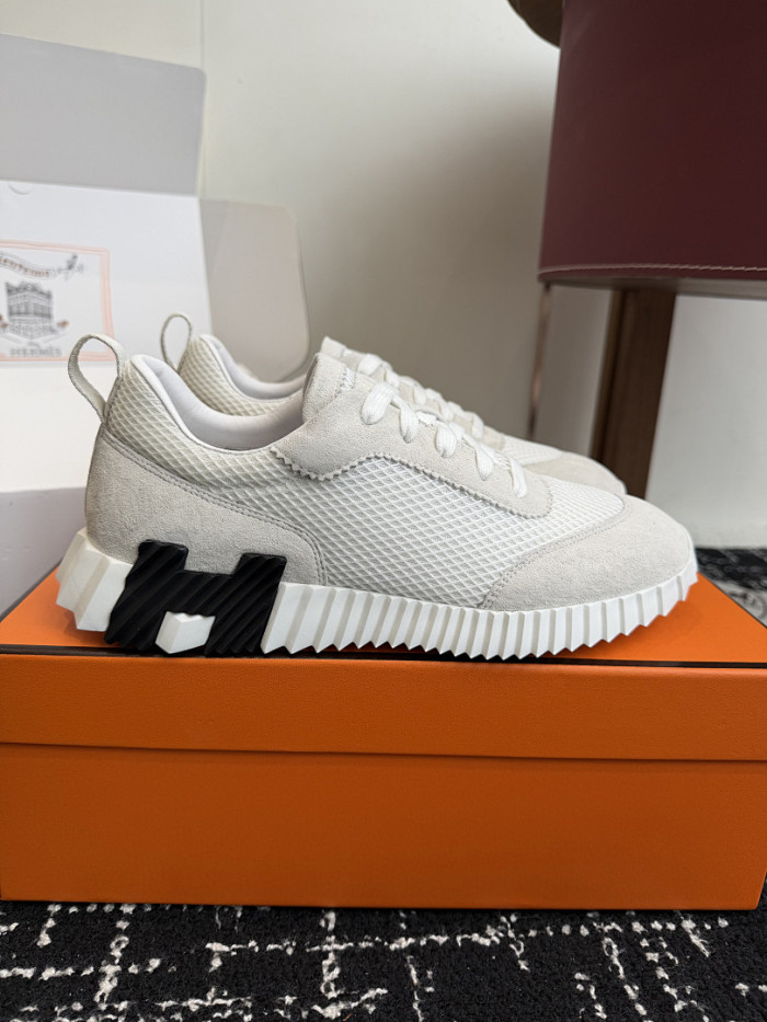 HER SHOES HM-22