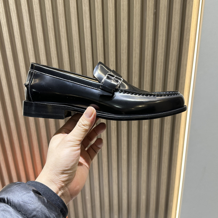 HER SHOES HM-26
