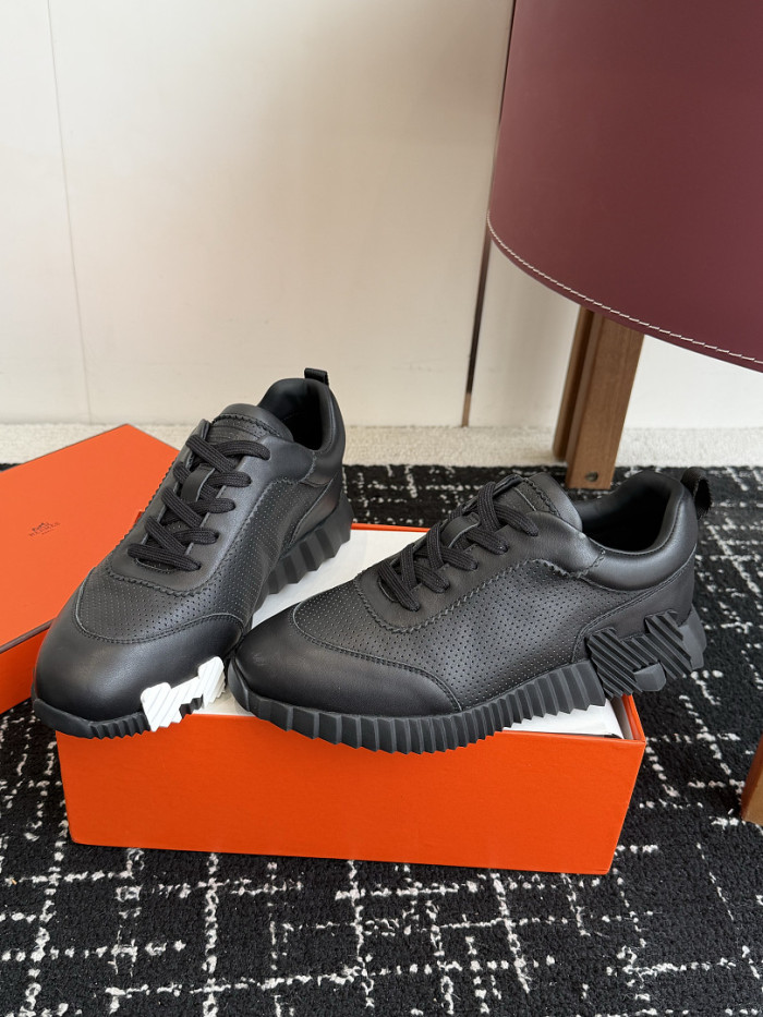 HER SHOES HM-31