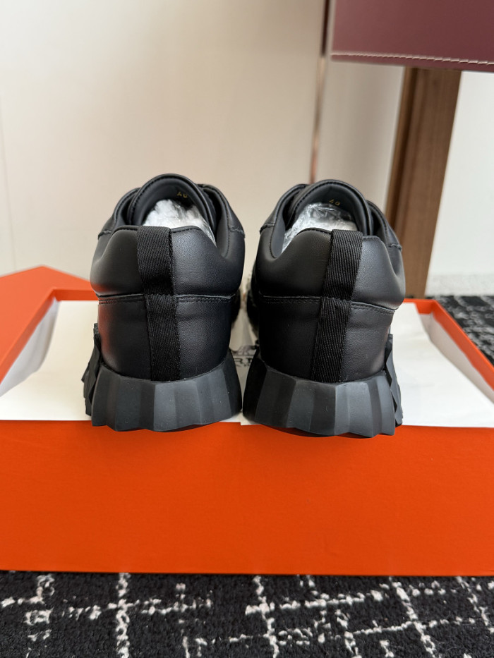 HER SHOES HM-31