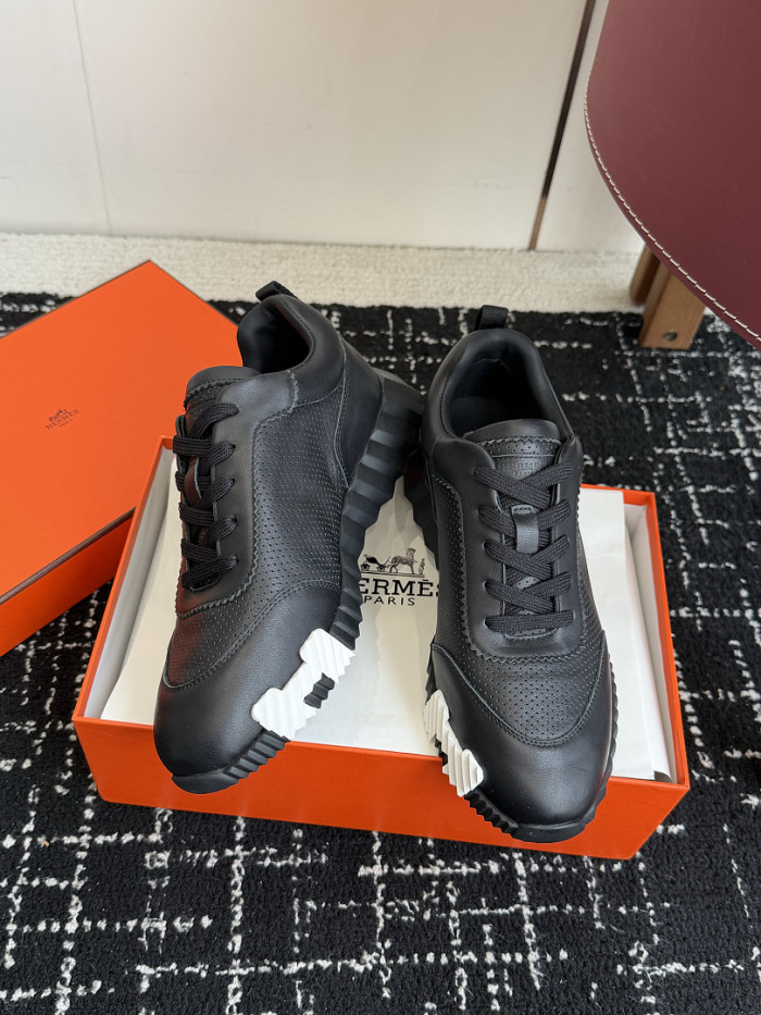 HER SHOES HM-31