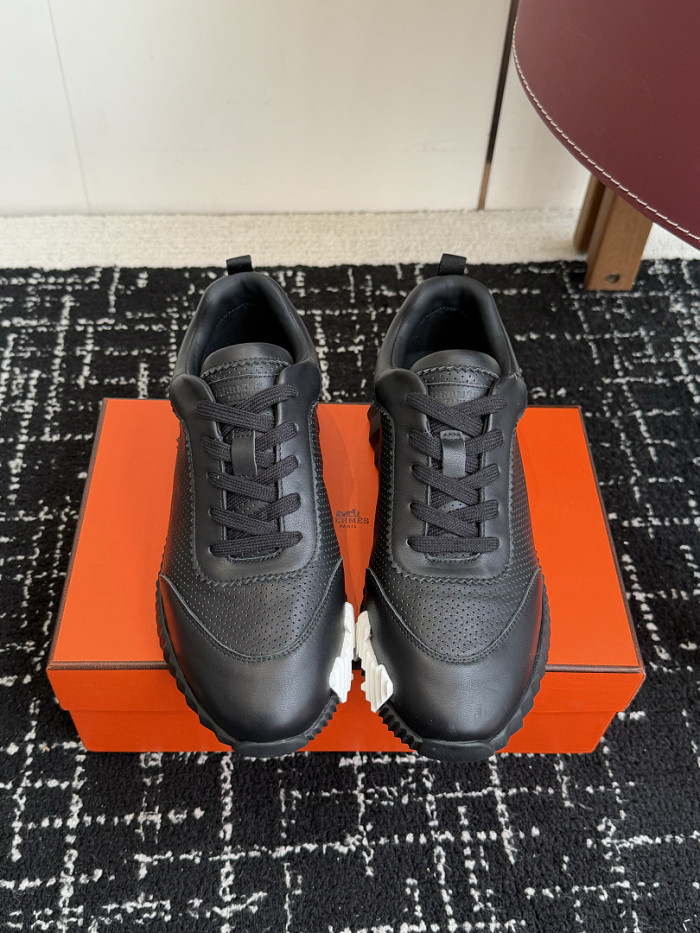 HER SHOES HM-31
