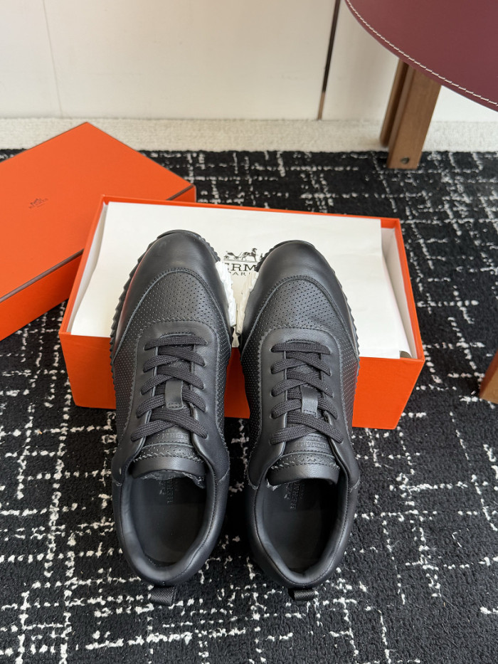 HER SHOES HM-31