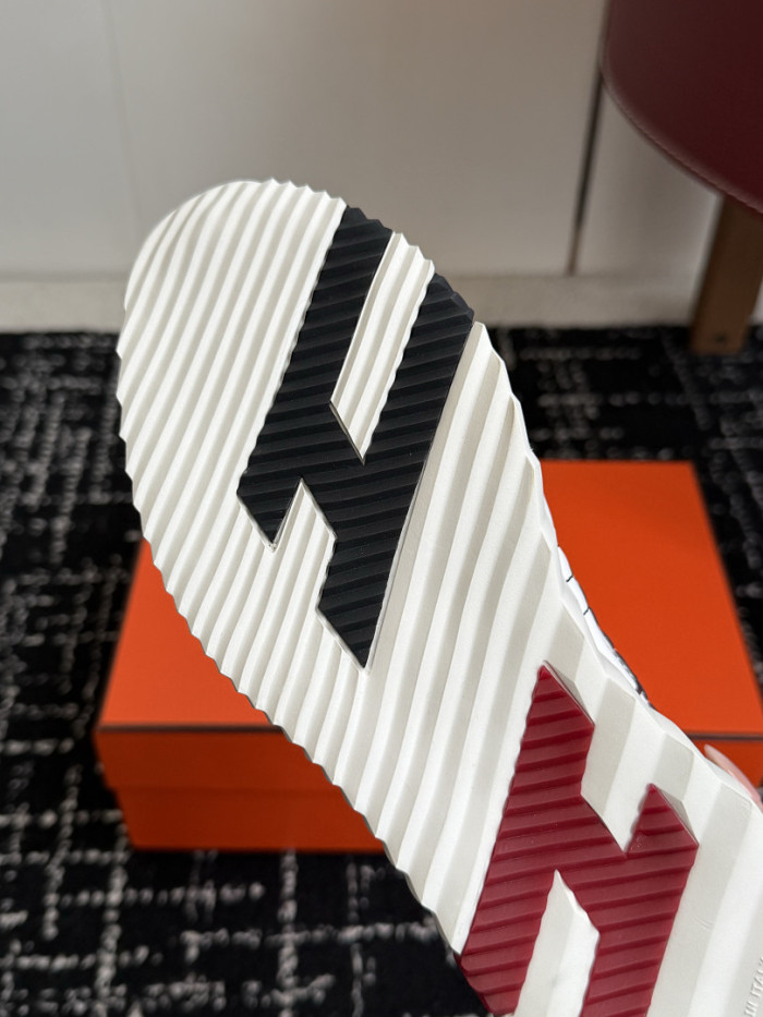 HER SHOES HM-34