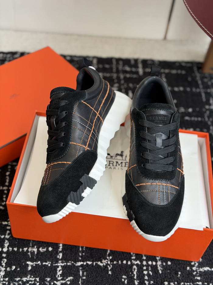 HER SHOES HM-37