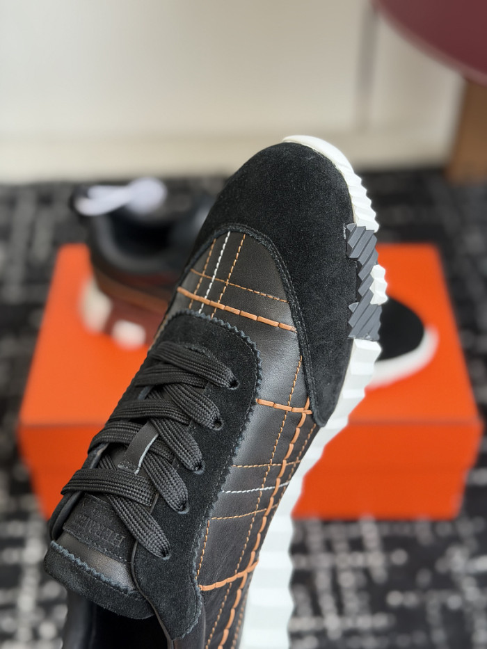 HER SHOES HM-37