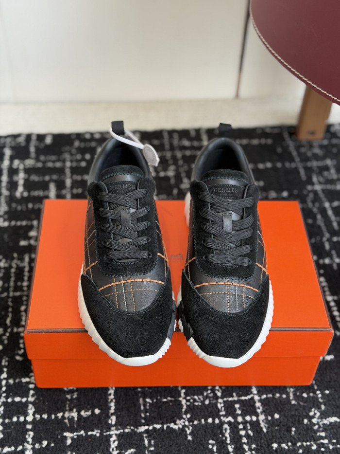 HER SHOES HM-37