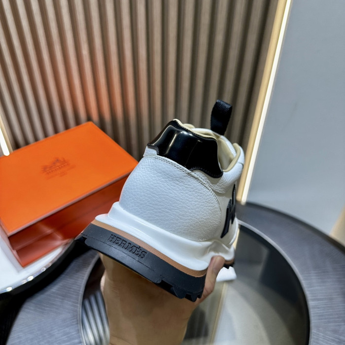 HER SHOES HM-10