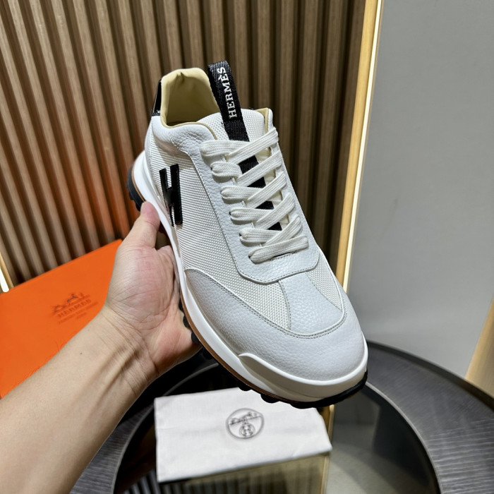 HER SHOES HM-10
