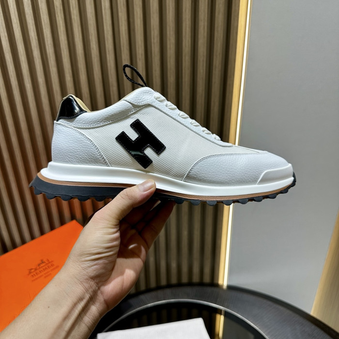 HER SHOES HM-10