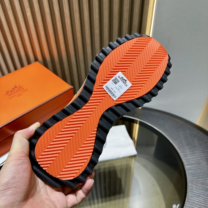 HER SHOES HM-11