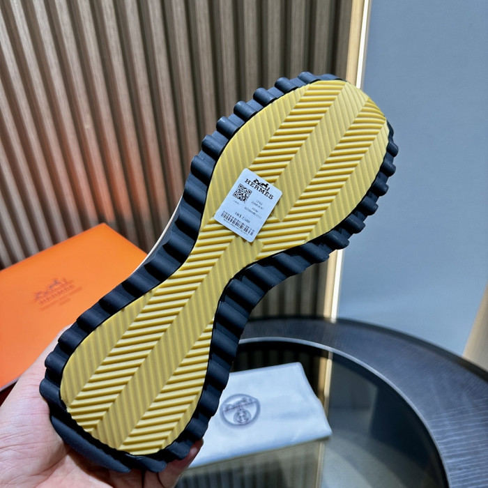 HER SHOES HM-12