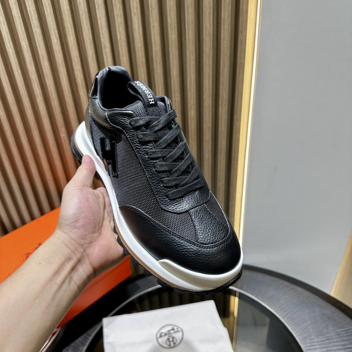 HER SHOES HM-12