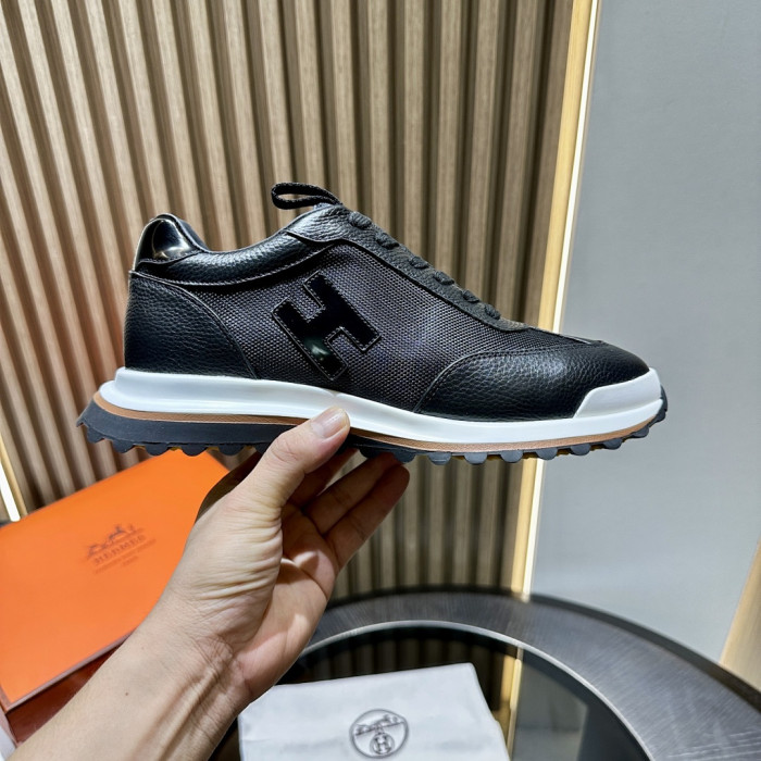 HER SHOES HM-12
