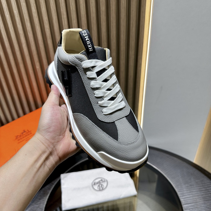 HER SHOES HM-13