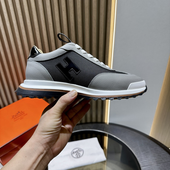 HER SHOES HM-13