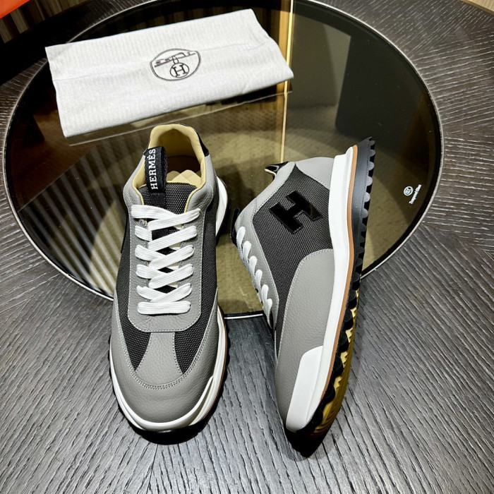 HER SHOES HM-13