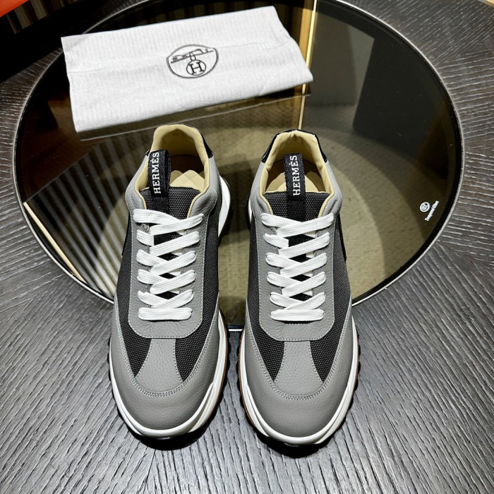HER SHOES HM-13