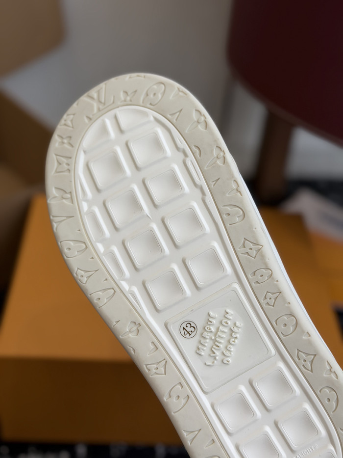 LOVT SNEAKER LV-639