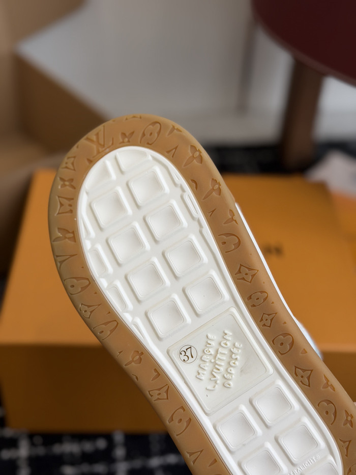 LOVT SNEAKER LV-643