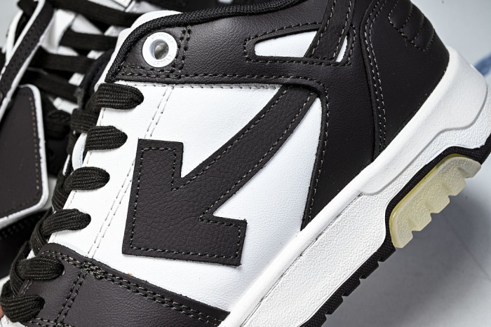 (BROWN) OF SNEAKERS ow-88