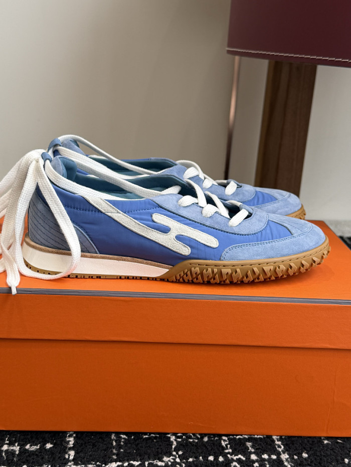 HER SHOES HM-38