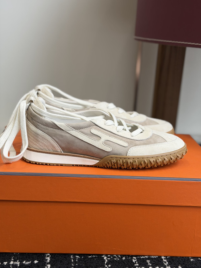 HER SHOES HM-39