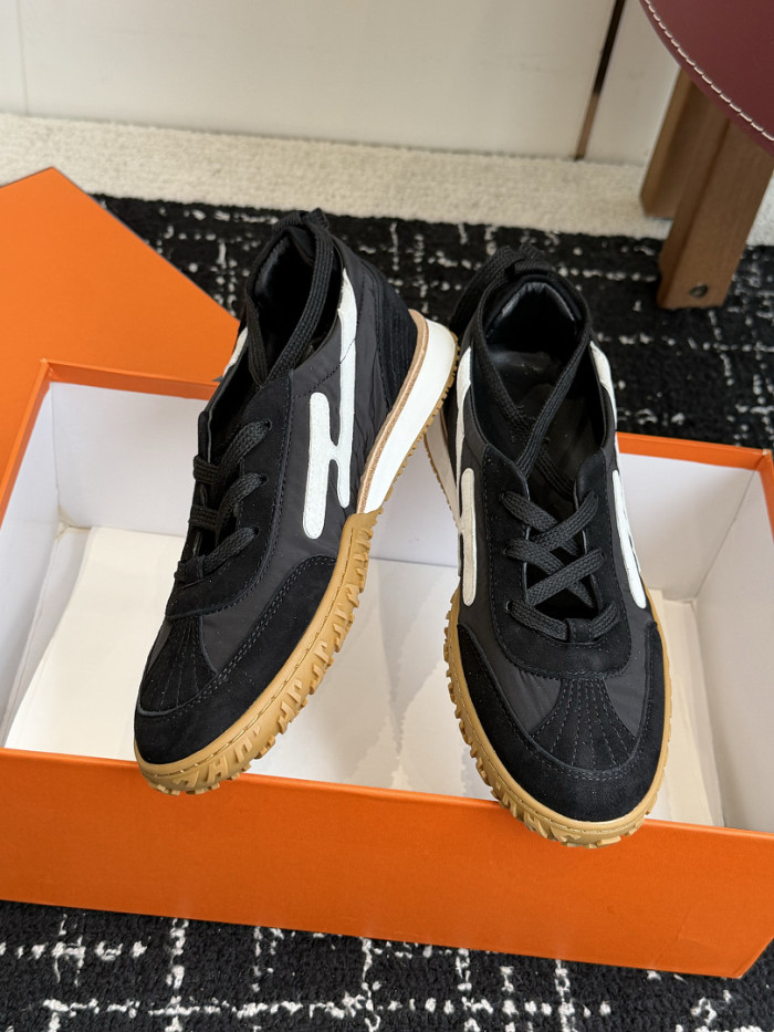 HER SHOES HM-40