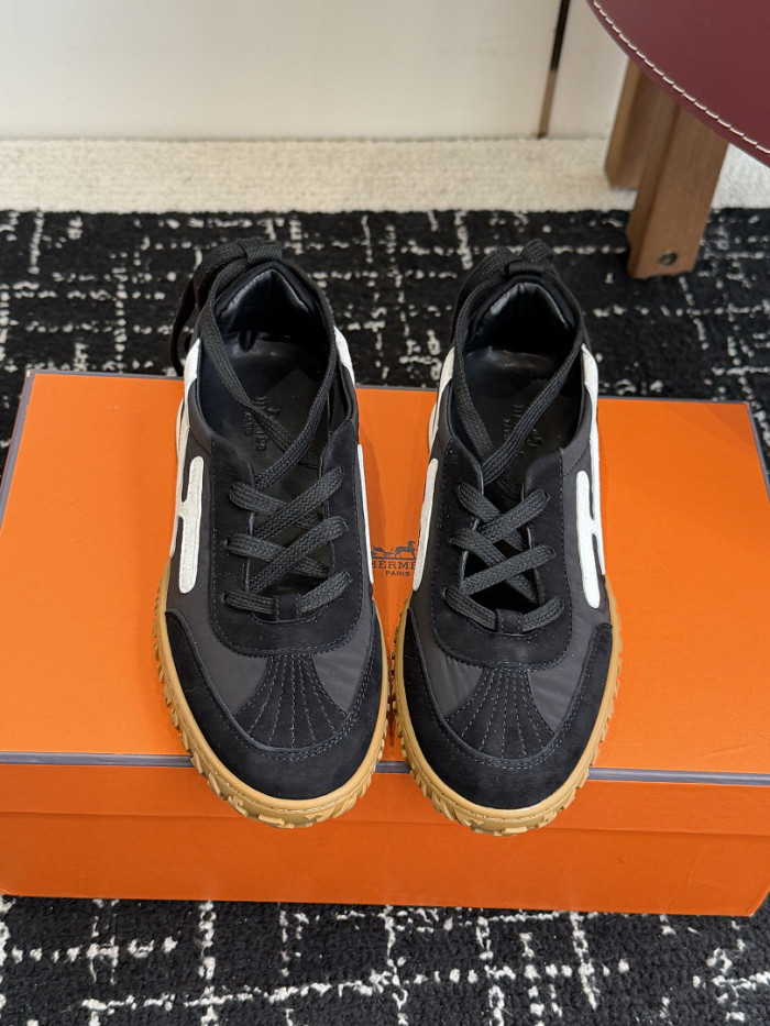HER SHOES HM-40