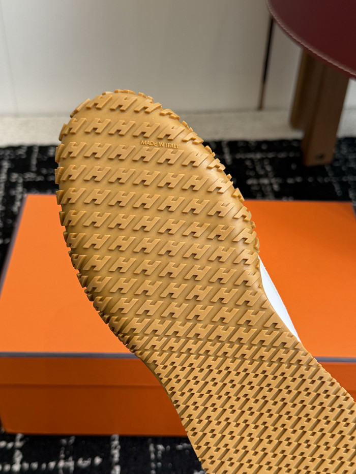 HER SHOES HM-41
