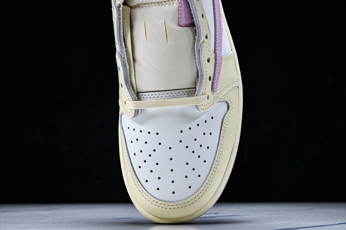 Travis Scott x Air Jordan 1 Low OG IQ7604-100