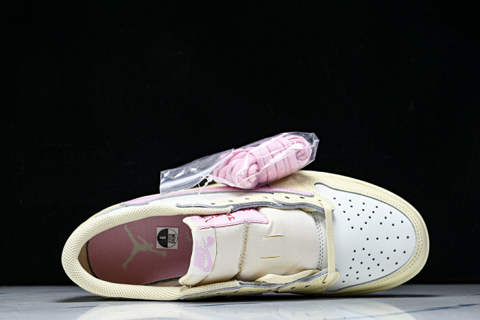 Travis Scott x Air Jordan 1 Low OG IQ7604-100
