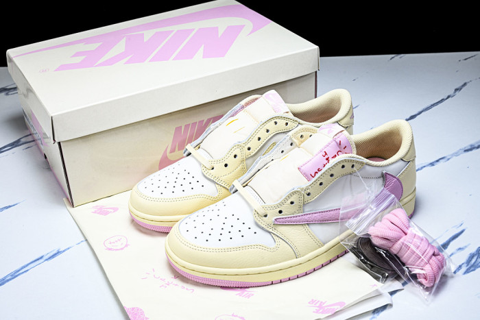 Travis Scott x Air Jordan 1 Low OG IQ7604-100