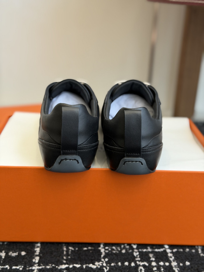 HER SHOES HM-49