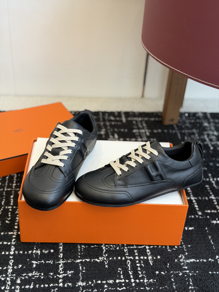 HER SHOES HM-49